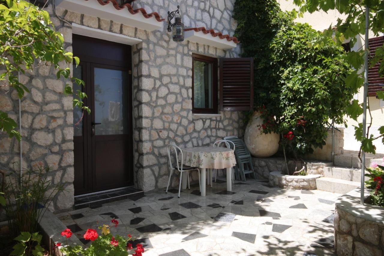 Apartments With A Parking Space Mali Lošinj Eksteriør billede
